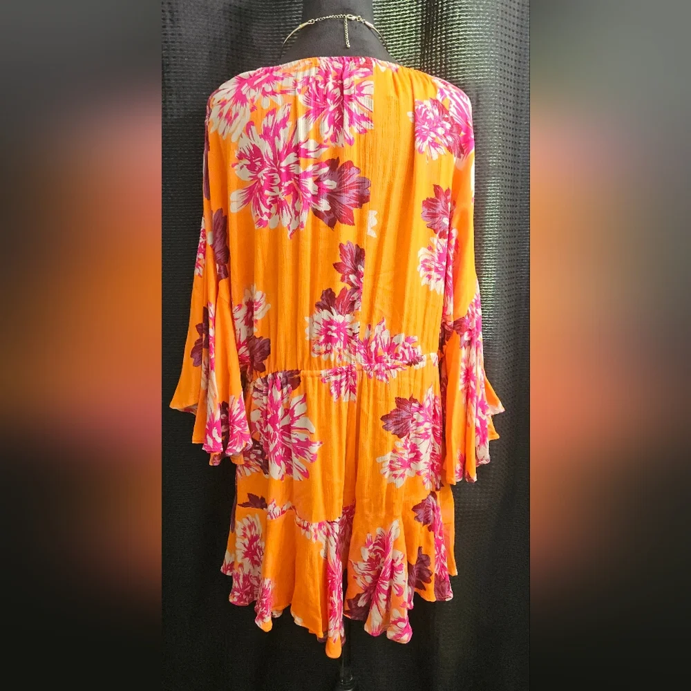 Hello Molly Romper Floral EUC Size M. AU-10 US-6 - Picture 3 of 10